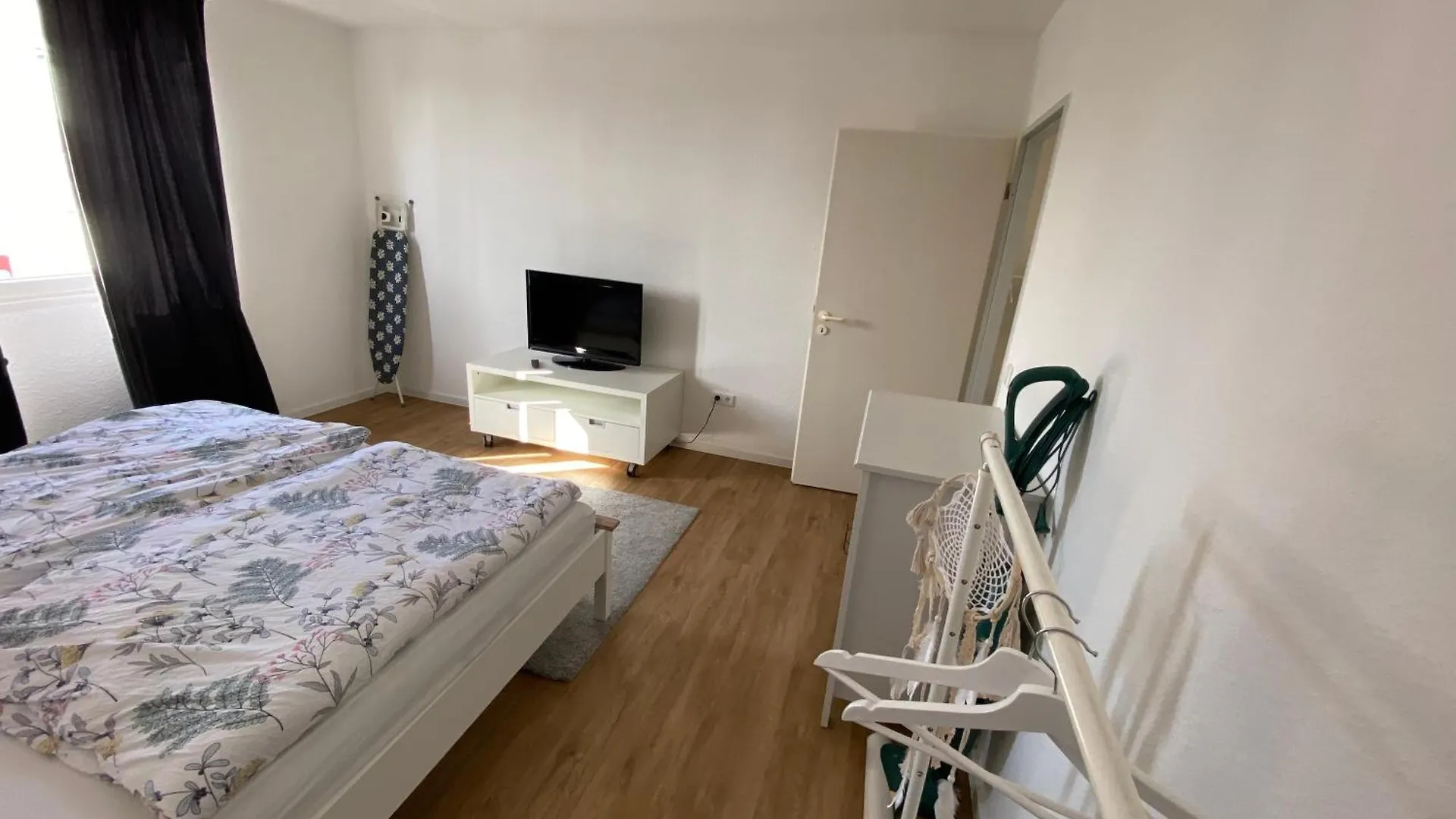 Apartment Dusseldorf City With Free Parking Space